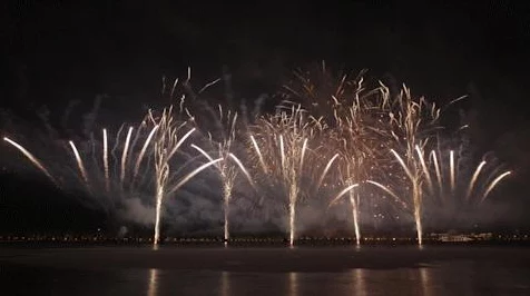 刺激战场新年烟花秀揭秘，最佳观赏点与战术配合全攻略🎆