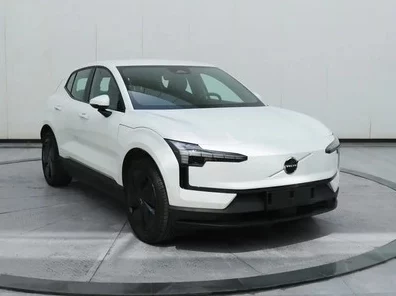 沃尔沃EX30电动车销量狂飙！10万大关轻松破，纯电SUV新纪元已来🚗🔋
