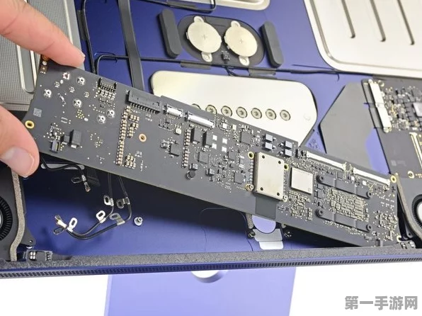 iFixit大揭秘🔍，M4 MacBook Pro维修难度五颗星🌟