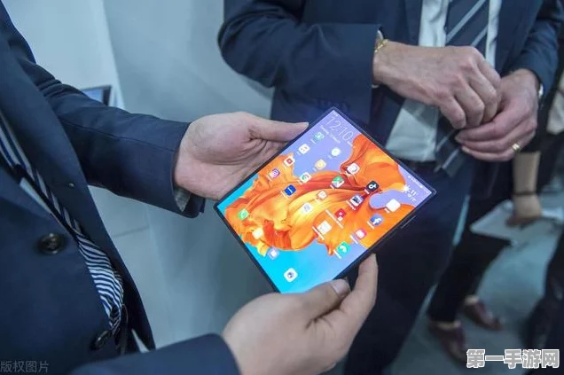 华为三折叠屏手机9月来袭，创新技术震撼亮相📱！