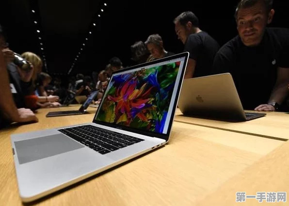 MacBook Air「换屏梦碎」？OLED高价成绊脚石💻