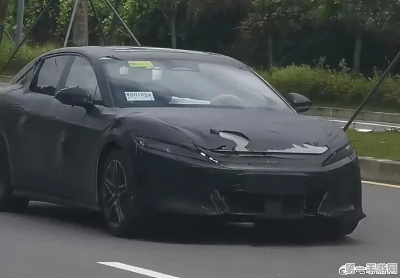 比亚迪汉L新车型谍照曝光，激光雷达加持智驾系统🚗✨